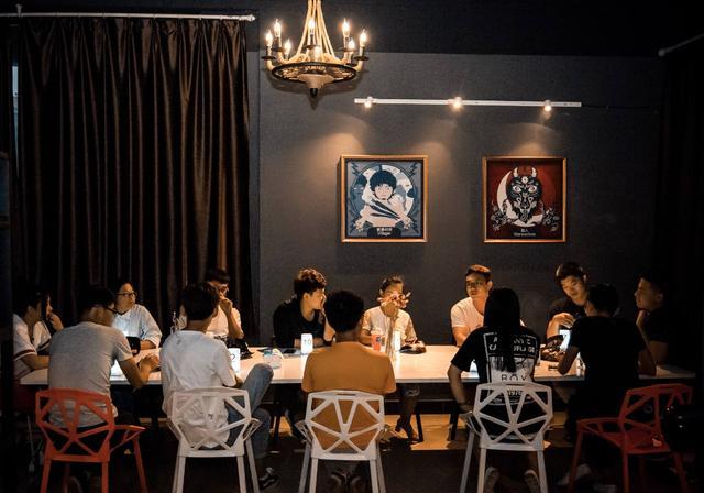 桌游吧赚钱_两路口桌游吧运营模式_桌游吧盈利关键