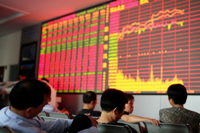 市场情绪周期轮动_上证指数突破3300点_今日股票