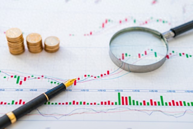 高流动性低估值蓝筹股选股_深度套牢股票_规避庄家套牢