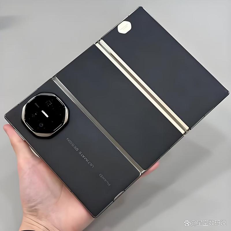 金融终端三折叠屏_桌面股票行情软件_Wind桌面行情折叠屏